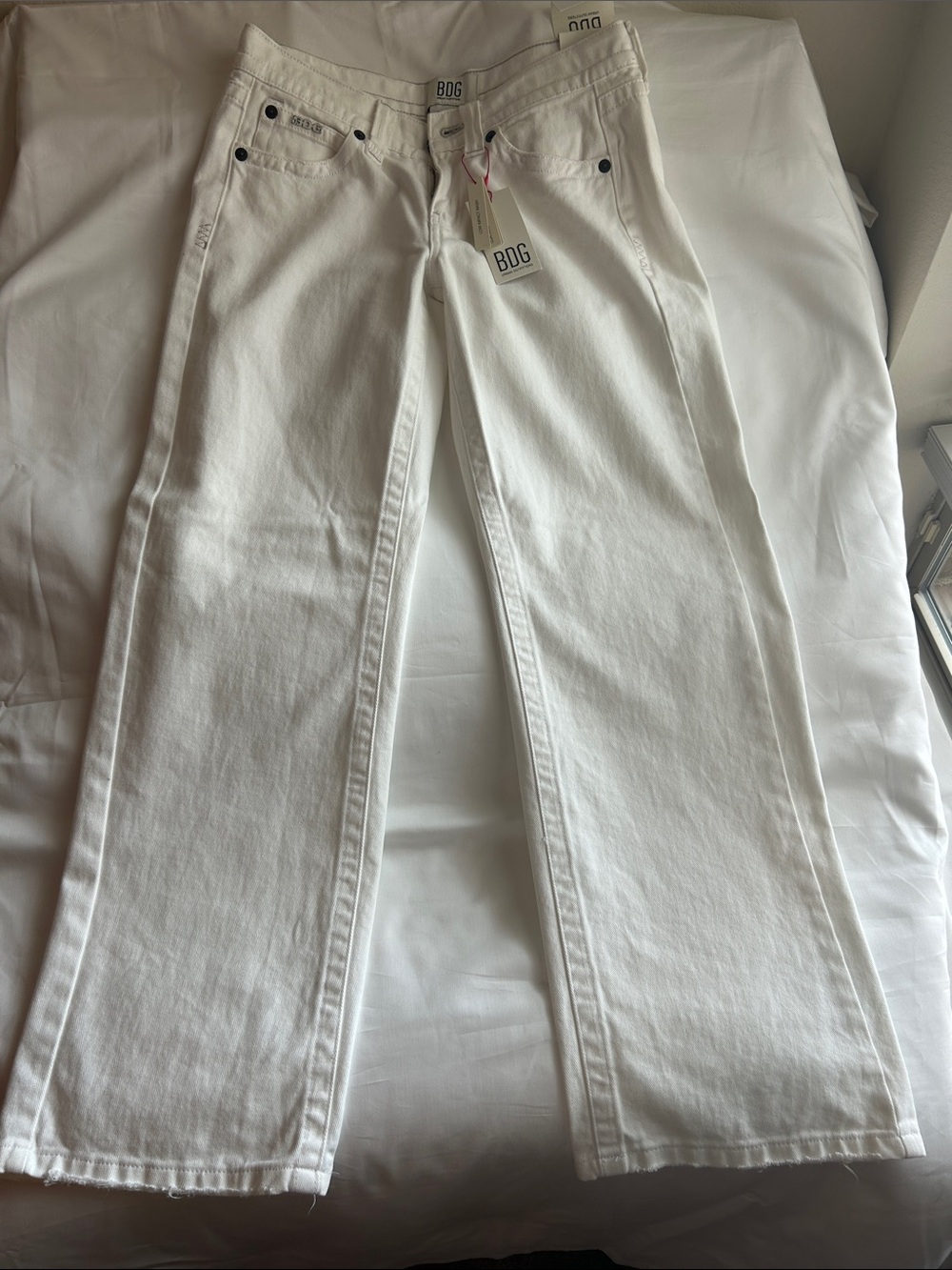 BDG White low rise- slouchy boyfriend Denim